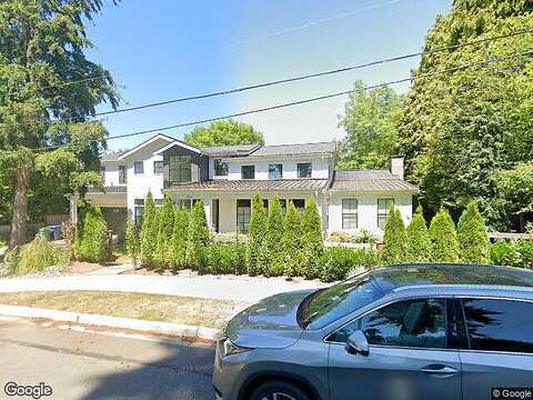 13Th, KIRKLAND, WA 98033