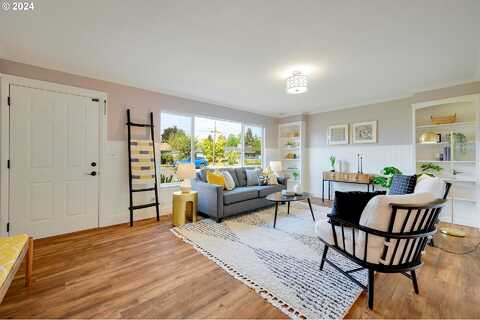 18Th, MCMINNVILLE, OR 97128
