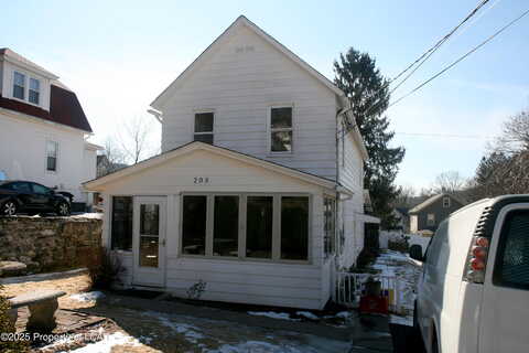 Maple, SHAVERTOWN, PA 18708