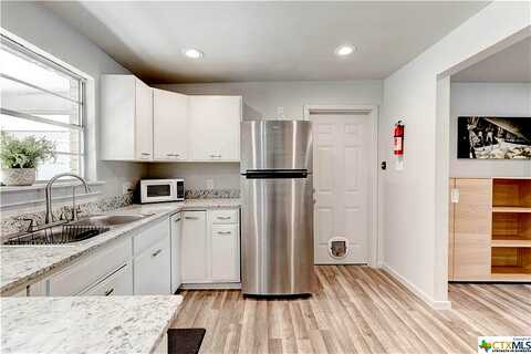 Main, BELTON, TX 76513
