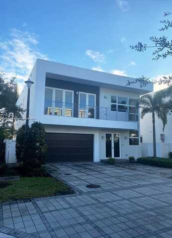 74Th, DORAL, FL 33178