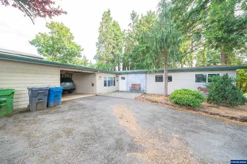 Regis, STAYTON, OR 97383