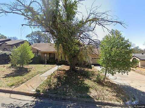 Laurie, FORT WORTH, TX 76112