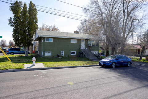 Court, PRINEVILLE, OR 97754