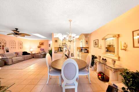 Candy, DELRAY BEACH, FL 33484