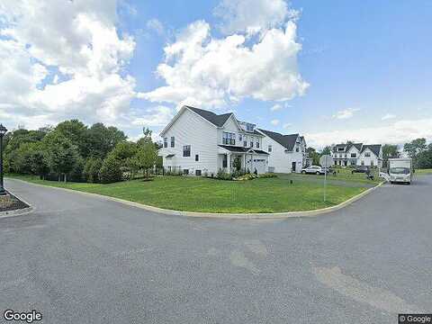 Emily, EASTON, PA 18042