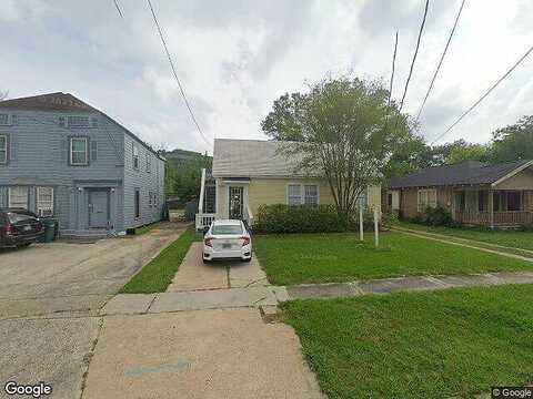 North, BEAUMONT, TX 77702