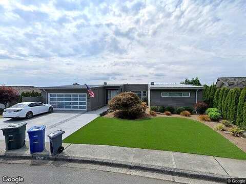 17Th, BELLEVUE, WA 98005