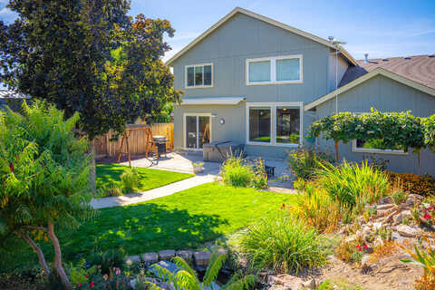 13Th, REDMOND, OR 97756
