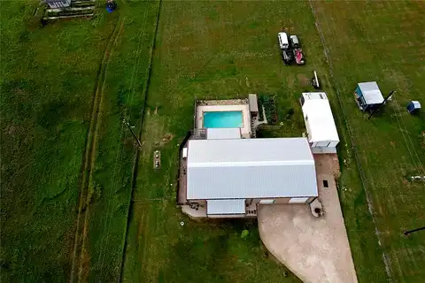 Private Road 4001, YOAKUM, TX 77995