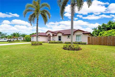 158Th, HOMESTEAD, FL 33033