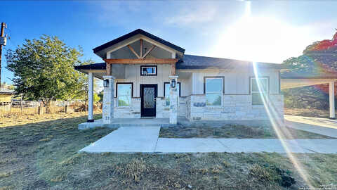 Royal Oaks, SOMERSET, TX 78069