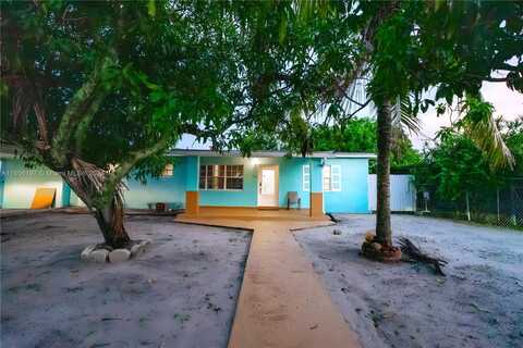 28Th, OPA LOCKA, FL 33054