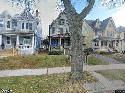 Summit, MILWAUKEE, WI 53211
