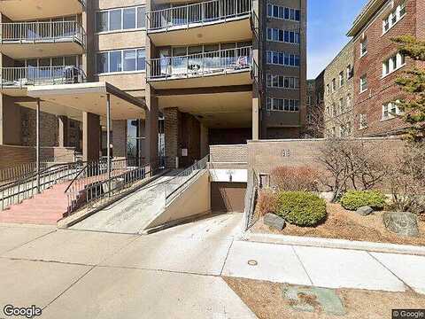 Summit, MILWAUKEE, WI 53202
