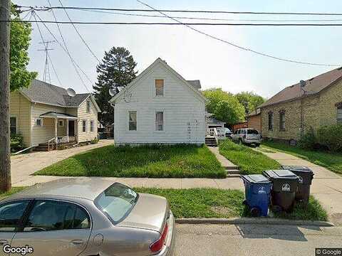Saint Clair, RACINE, WI 53402