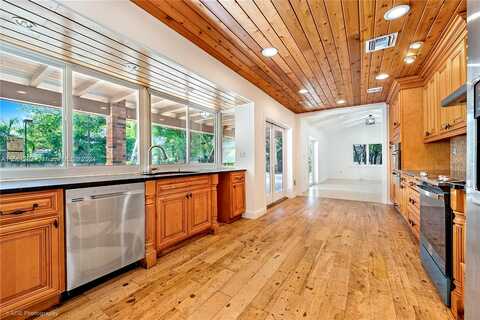 77Th, PINECREST, FL 33156