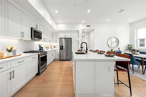 Urbana, ANAHEIM, CA 92805