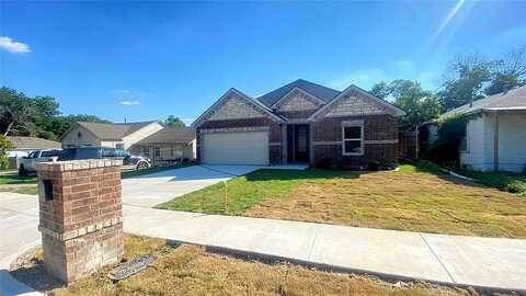 Christine, FORT WORTH, TX 76105