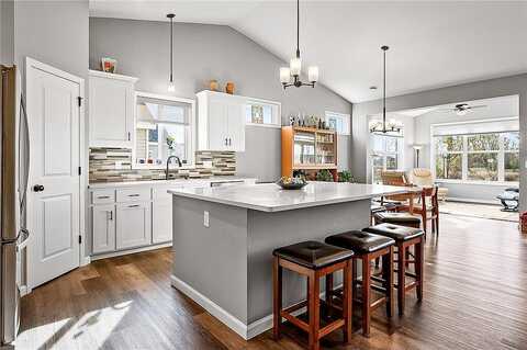 Quenroe, ELK RIVER, MN 55330