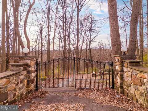 Lafayette, GLADWYNE, PA 19035