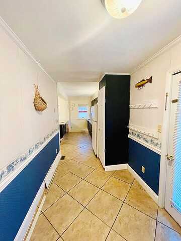 Main, CHINCOTEAGUE ISLAND, VA 23336