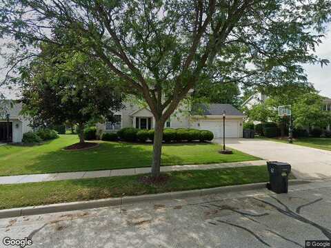 Bending Brae, PEWAUKEE, WI 53072