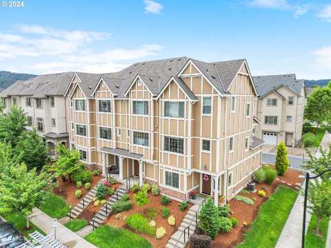 Elise, PORTLAND, OR 97229
