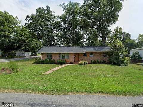 College, BLACKSTONE, VA 23824