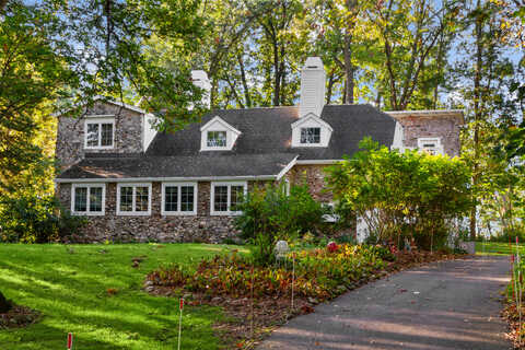 Laurel, LAKE GENEVA, WI 53147