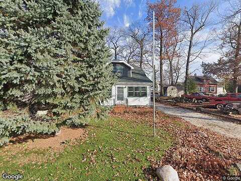 Maple, PEWAUKEE, WI 53072