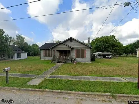 Sarah, CUERO, TX 77954