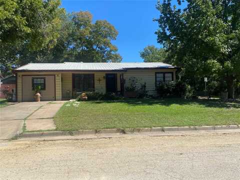 1St, MINERAL WELLS, TX 76067