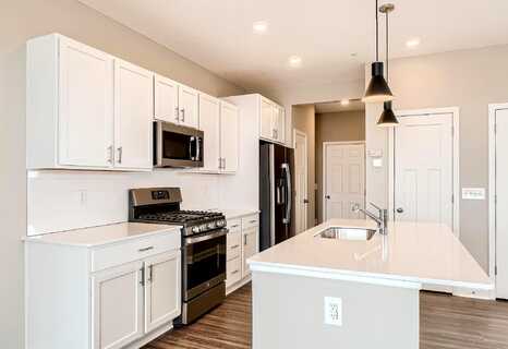 Tyrone, SHAKOPEE, MN 55379