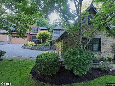 Boones, LAKE OSWEGO, OR 97035