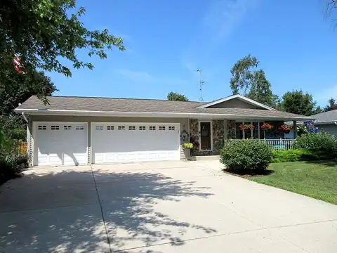 Pershing, SHEBOYGAN, WI 53083