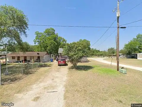 5Th, FLORESVILLE, TX 78114