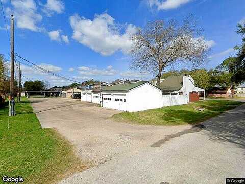 Clubside, EAST BERNARD, TX 77435
