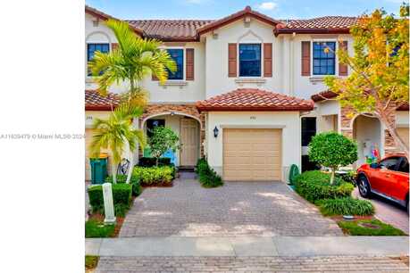 37Th, HOMESTEAD, FL 33033