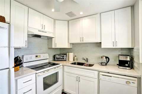 Markham L, DEERFIELD BEACH, FL 33442