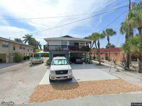 Carissa St, Holmes Beach, FL 34217