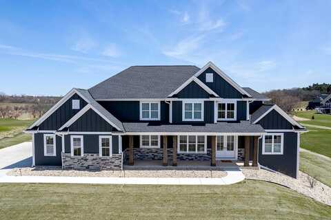W272N4986 Silver Pheasant Pass, Pewaukee, WI 53072