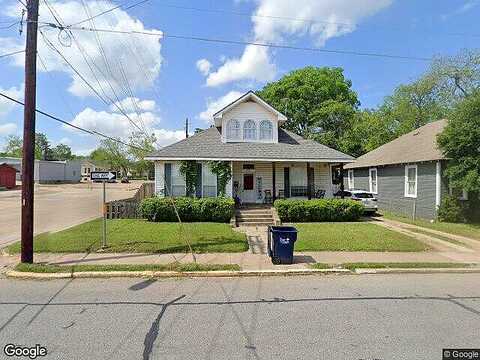 E Alamo Street, Brenham, TX 77833