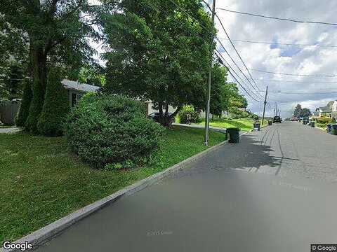 Arnold Ave, WILLOW GROVE, PA 19090