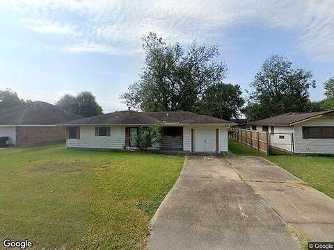 S 4Th 1/2 Street, Nederland, TX 77627
