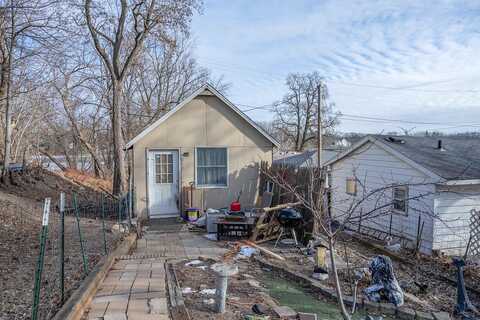 State, MAUSTON, WI 53948