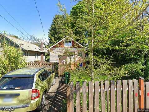 8Th Avenue Ne, Seattle, WA 98105