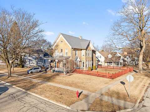 S Wisconsin Street, Elkhorn, WI 53121