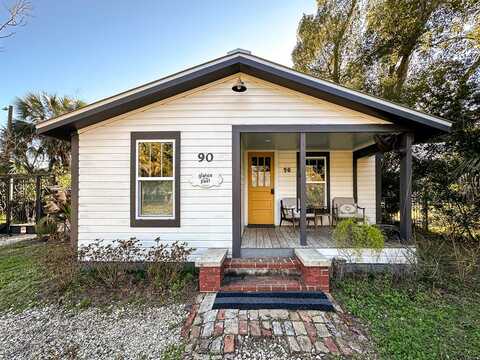 8Th St, Apalachicola, FL 32320