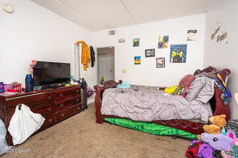 15Th Street, Daytona Beach, FL 32117